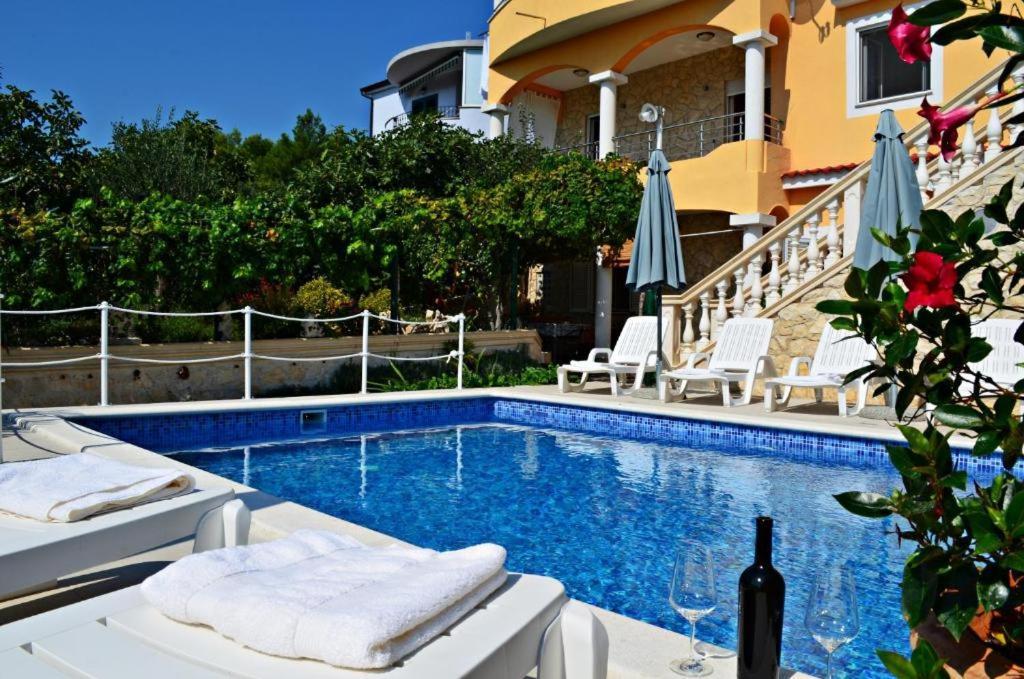 Apartments Villa Ra Žaborić Exteriér fotografie