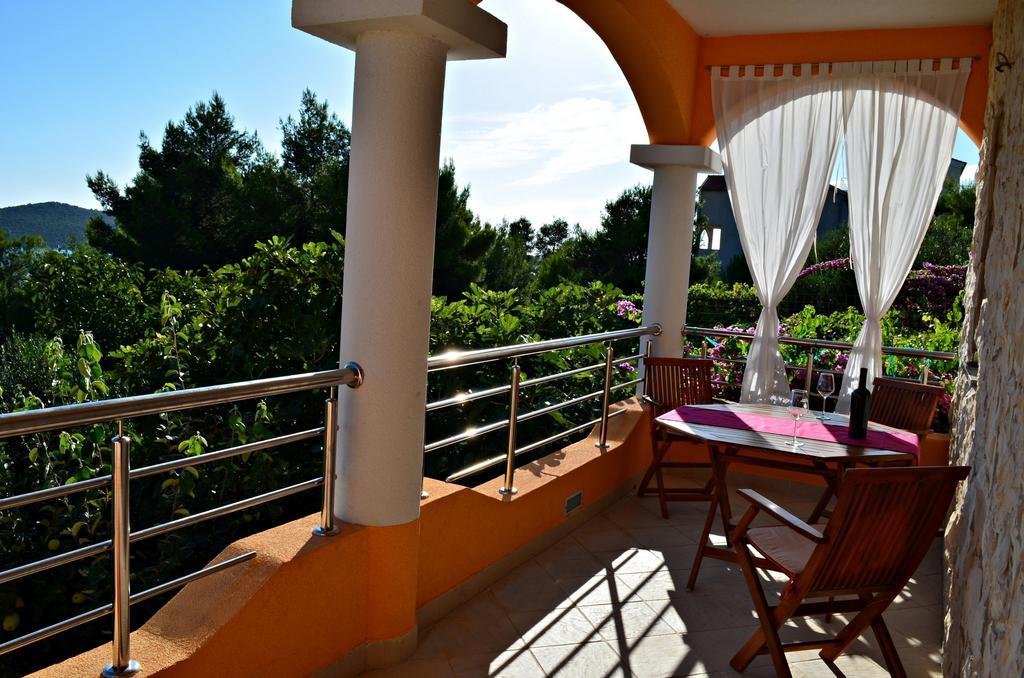 Apartments Villa Ra Žaborić Exteriér fotografie