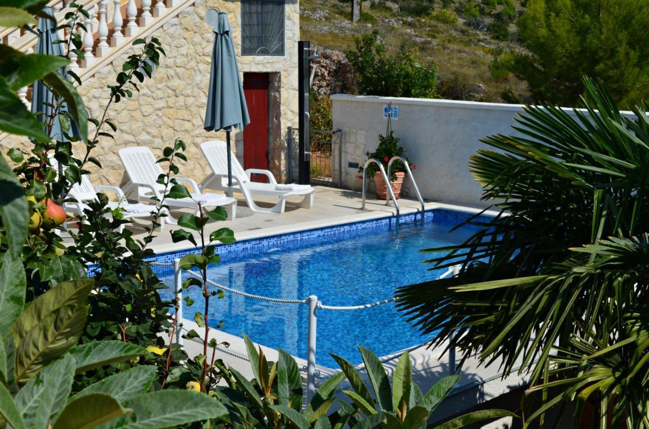 Apartments Villa Ra Žaborić Exteriér fotografie